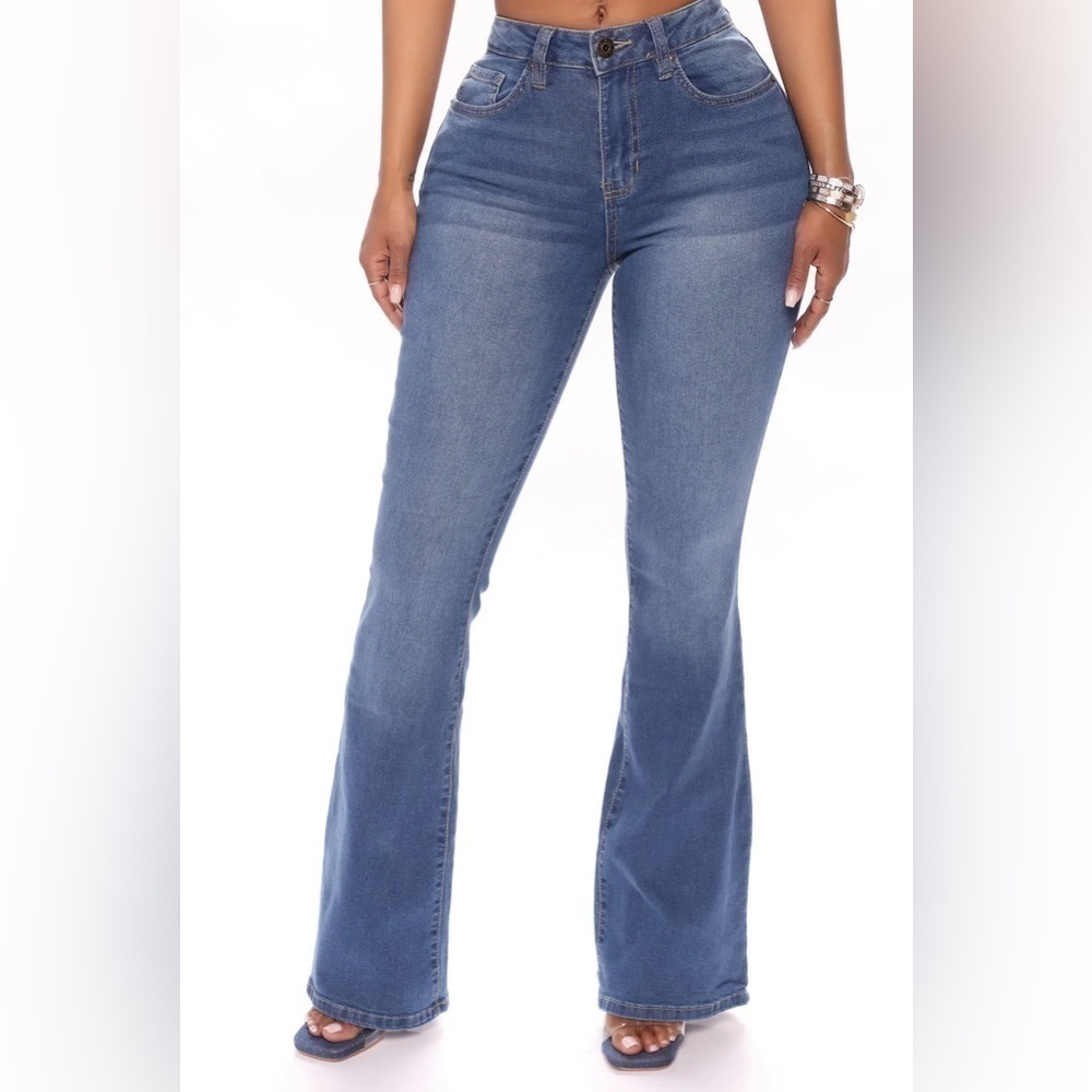BIN#21 - Fashion Nova Flare Jeans size 1 - Picture 3 of 6